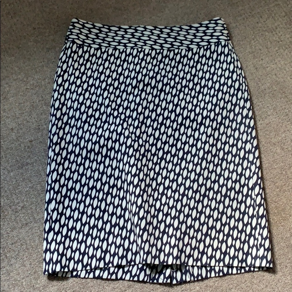 Banana republic navy and white fitted skirt